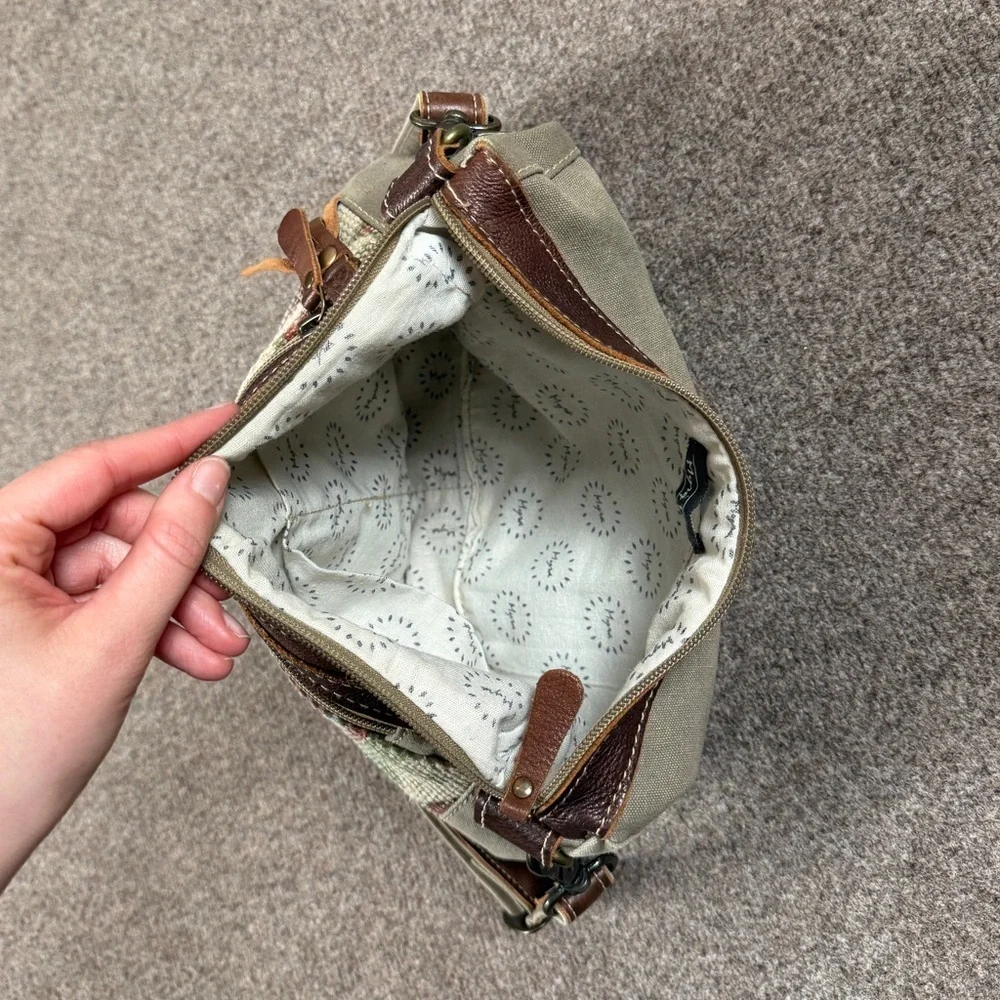 Myra Bag bag shows